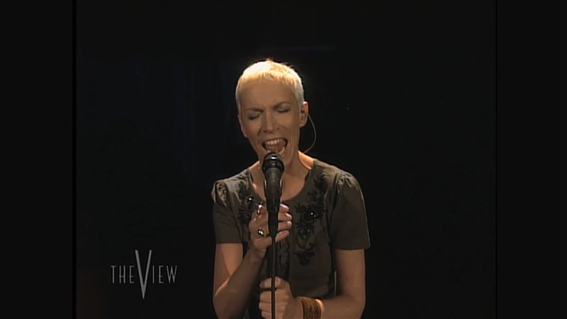 Annie Lennox - Pavement Cracks